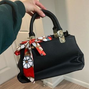 CUTE BRAND NEW BLACK PURSE